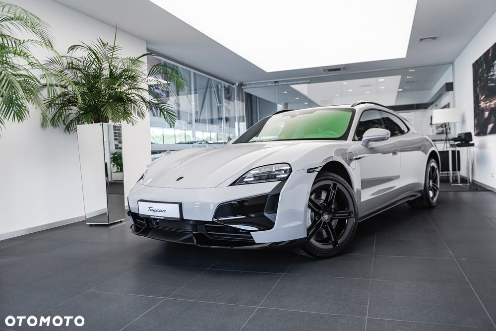 Porsche Taycan - 6