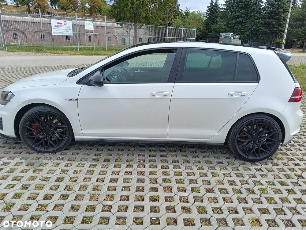 Volkswagen Golf GTI Performance BlueMotion Technology DSG - 3