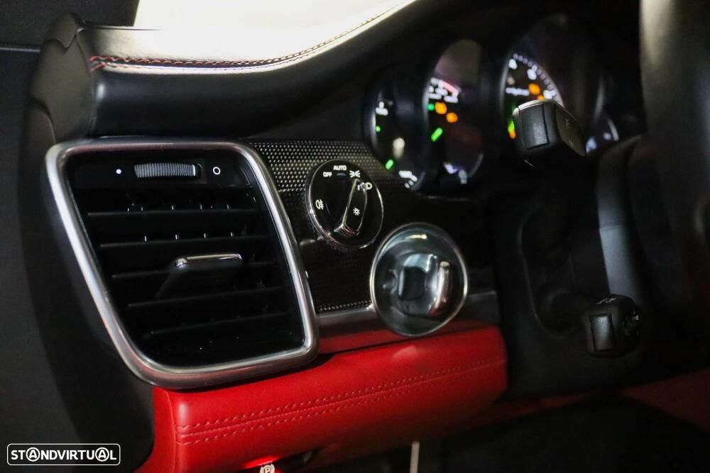 Porsche Panamera - 22