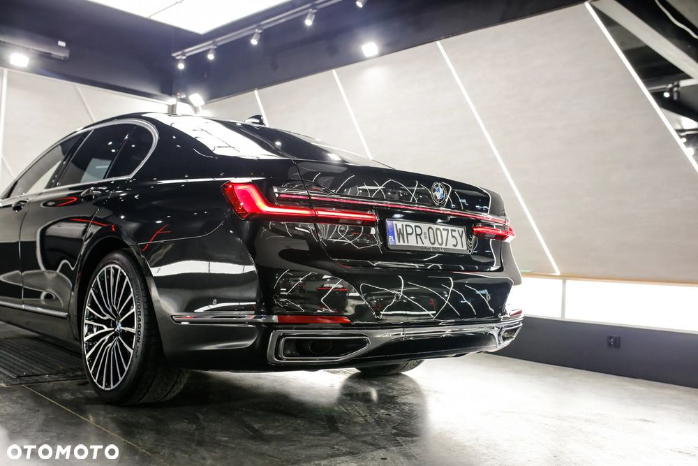 BMW Seria 7 750d xDrive sport - 13