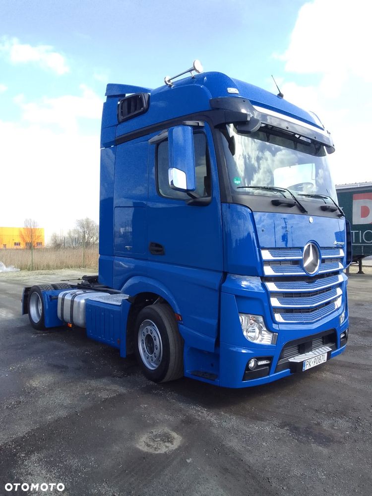 Mercedes-Benz Actros - 13