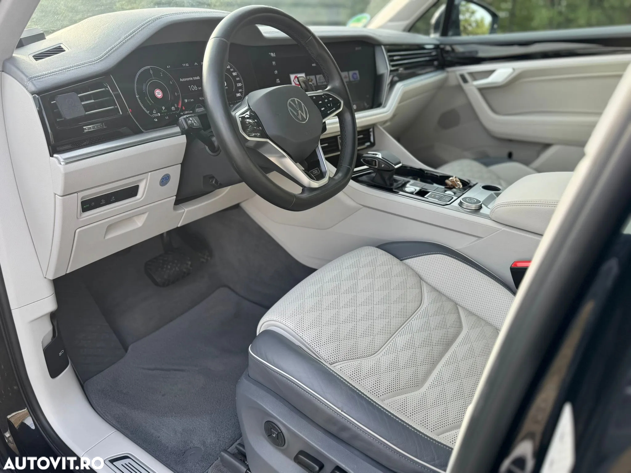 Volkswagen Touareg 3.0 V6 e-Hybrid 4Motion Aut. Elegance - 11
