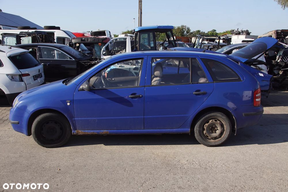 Auto na części - Skoda Fabia I 1.2 12V 64 KM AZQ GSB LF5K 2004R Silnik Skrzynia Błotnik Drzwi Szyba Lampa Lusterko Klapa Maska Deska Kokpit Sterownik Moduł Czujnik Licznik - 7