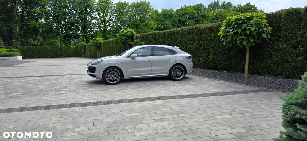 Porsche Cayenne - 1