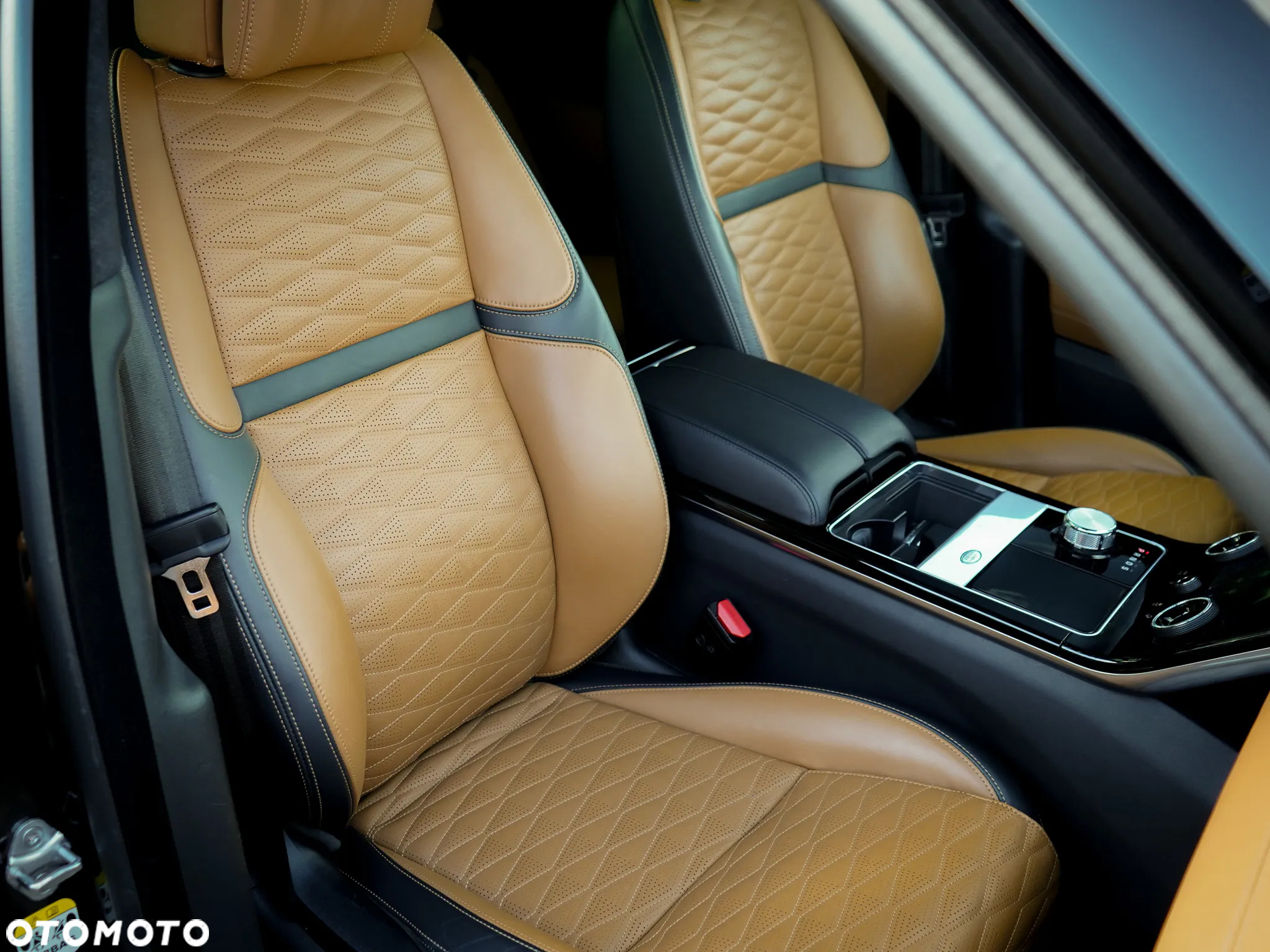 Land Rover Range Rover Velar 5.0 V8 S/C SV AB Dynamic - 21