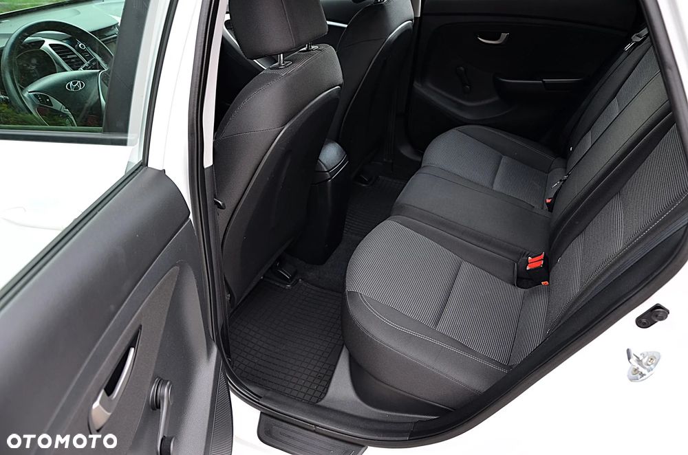 Hyundai i30 1.4 BlueDrive Classic - 16
