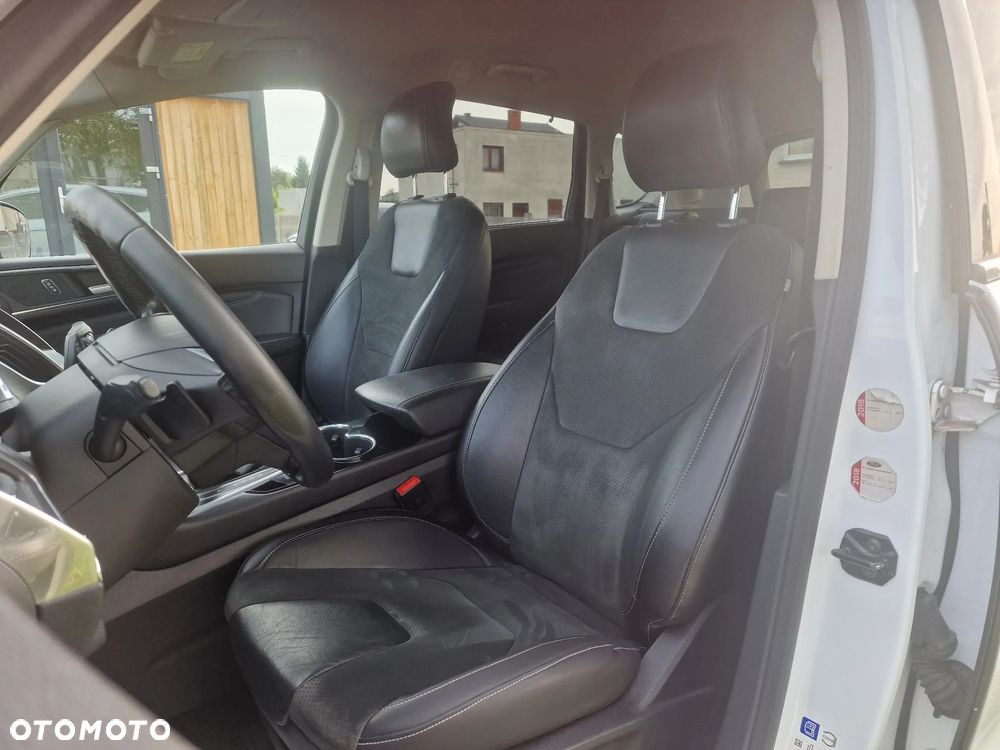 Ford S-Max 2.0 TDCi 4WD Titanium PowerShift - 12