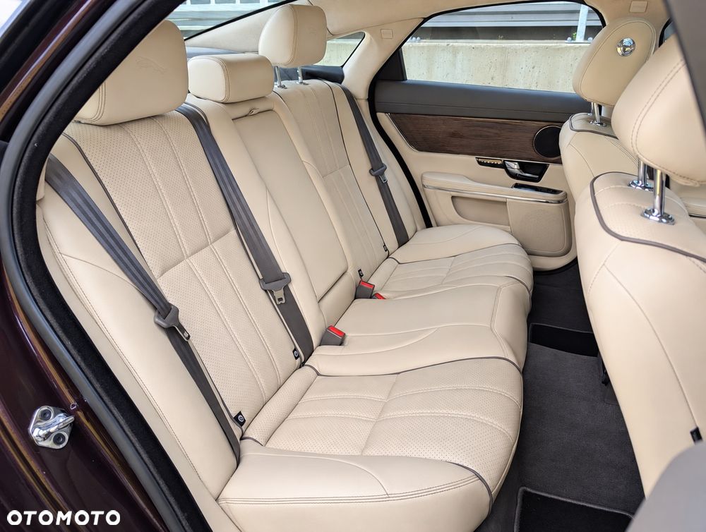 Jaguar XJ 3.0 D V6 Portfolio - 18