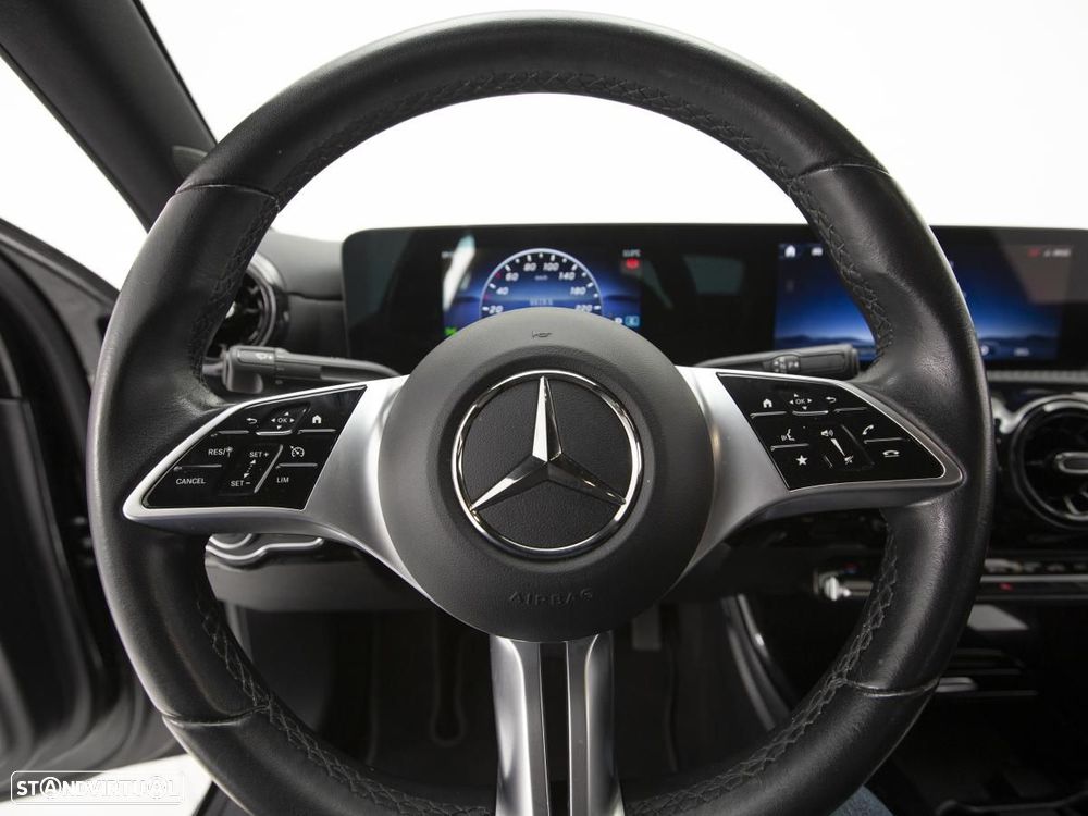 Mercedes-Benz A 200 Limousine d - 16