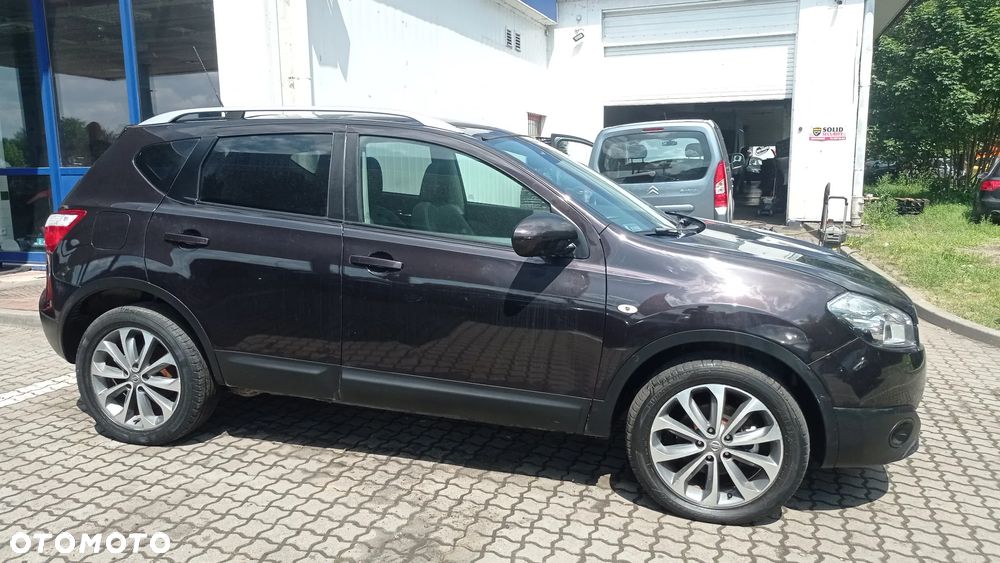 Nissan Qashqai 2.0 dCi DPF tekna - 25