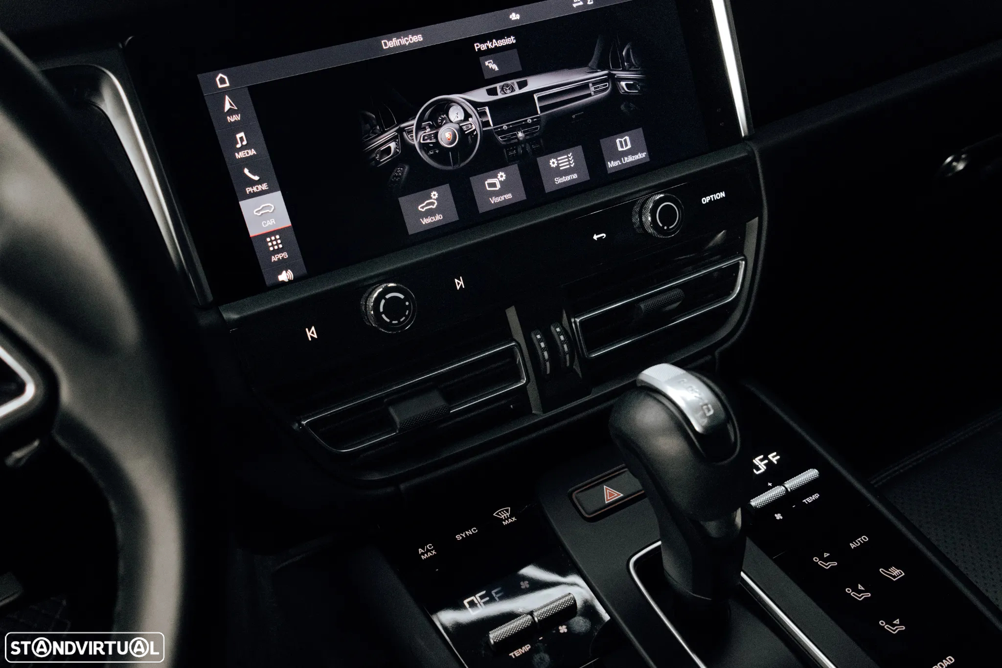 Porsche Macan T - 15