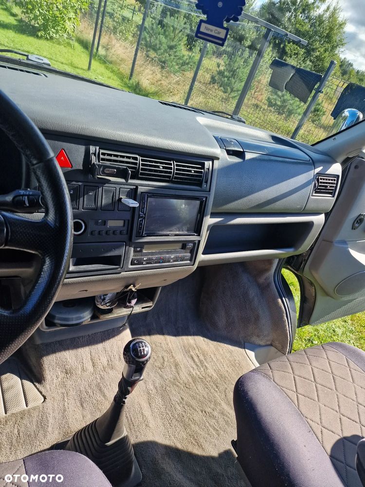 Volkswagen Caravelle GL - 17