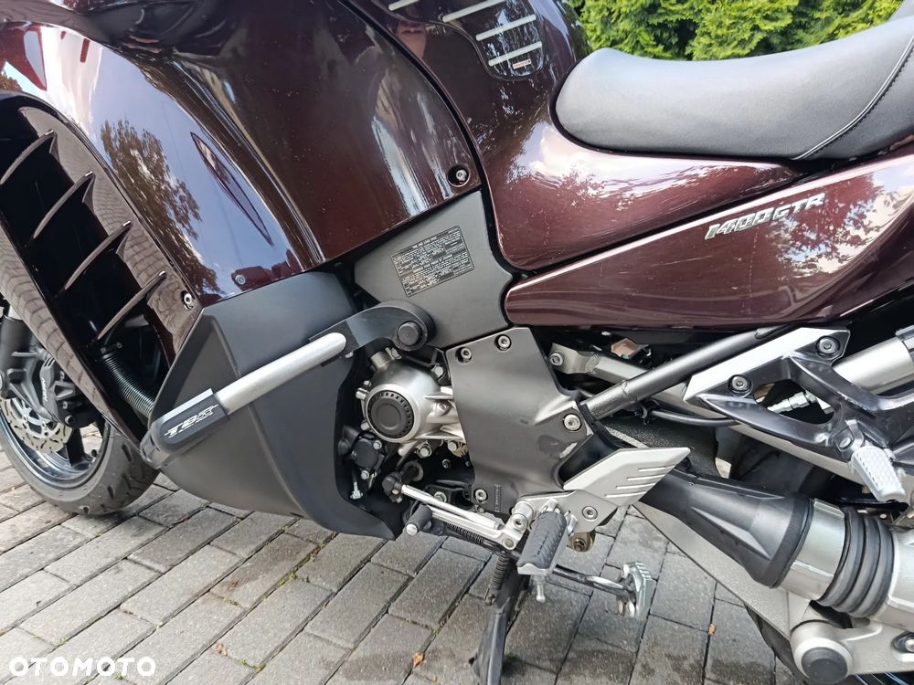 Kawasaki GTR - 4