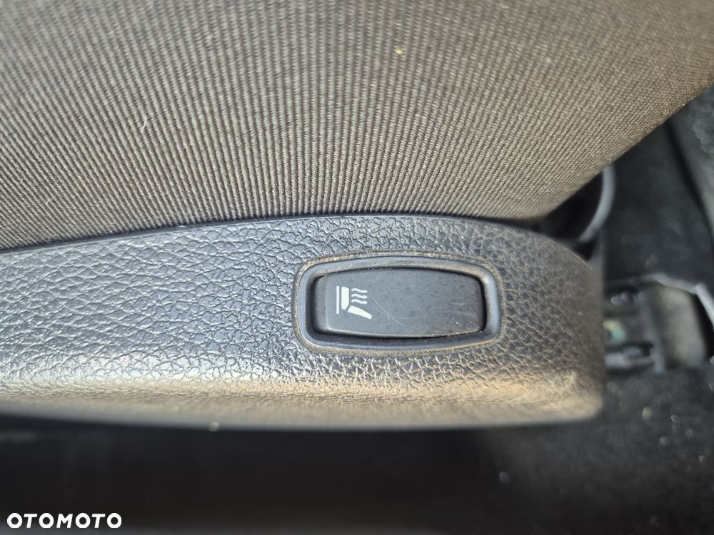 Dacia Duster 1.6 16V 105 4x2 Laureate - 12