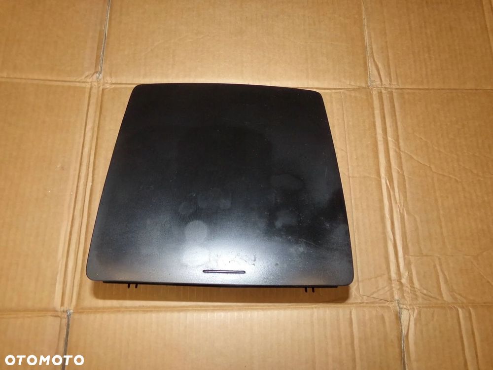 SCHOWEK DESKI ROZDZIELCZEJ VW TOURAN - 2