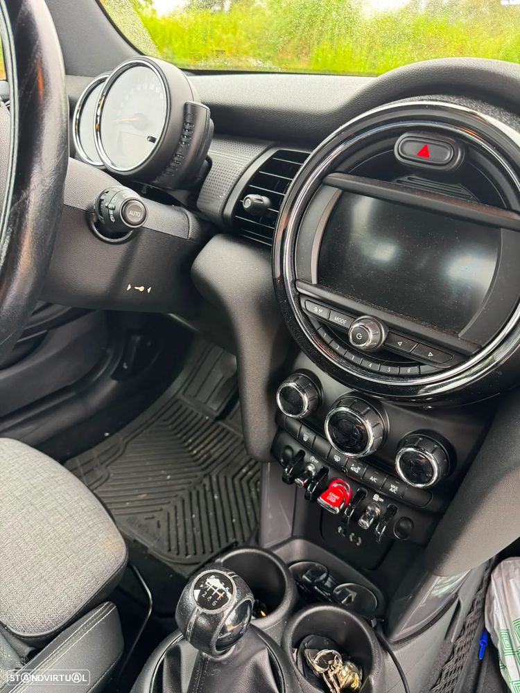 MINI 3 Portas Cooper D - 5