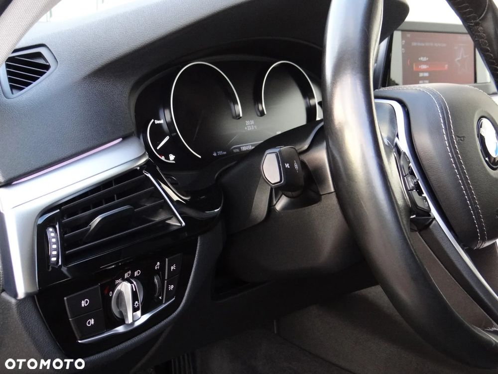 BMW Seria 5 520d - 12