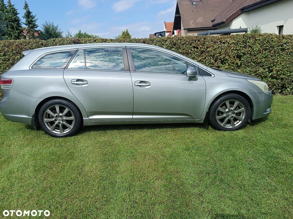 Toyota Avensis - 9