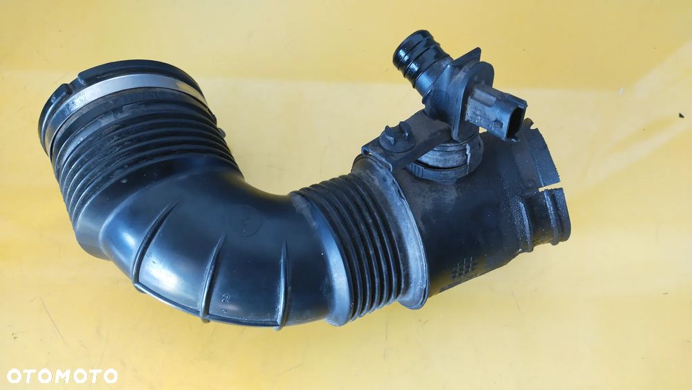 Przewód powietrza opel insignia a 2,0 cdti 55561787 - 2