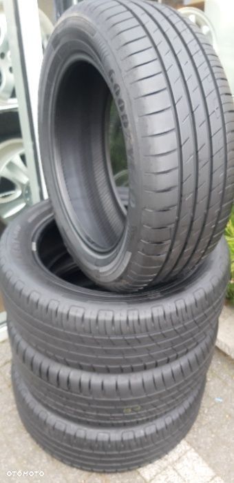 215/55R17 94V Goodyear Efficient Grip Performance lato komplet - 1