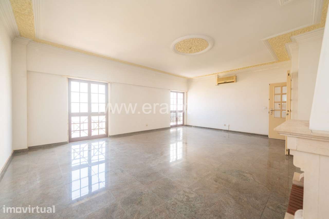 Apartamento T3 no Casal do Chapim - Grande imagem: 2/29