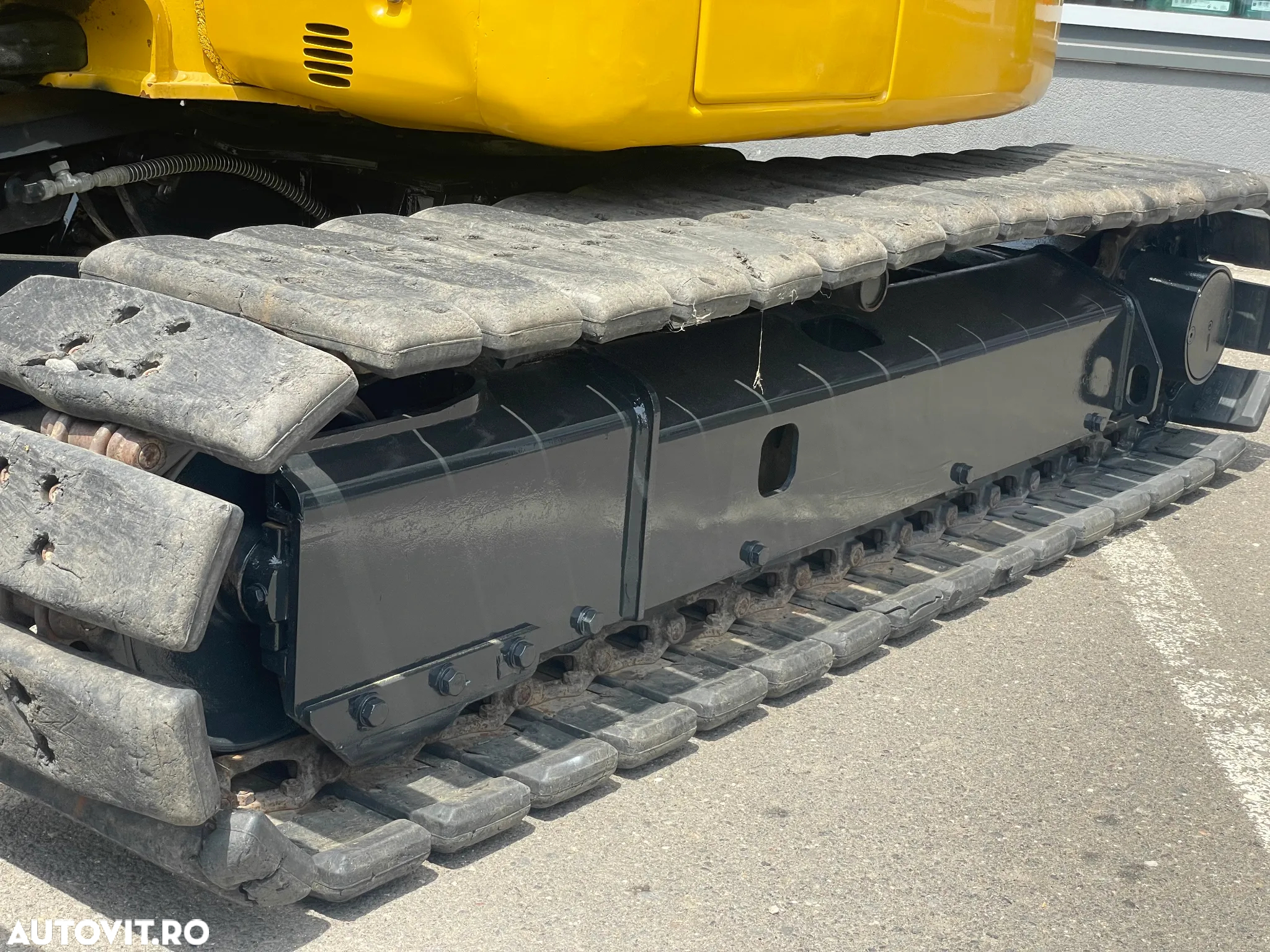 Komatsu PC55MR-3 - 11