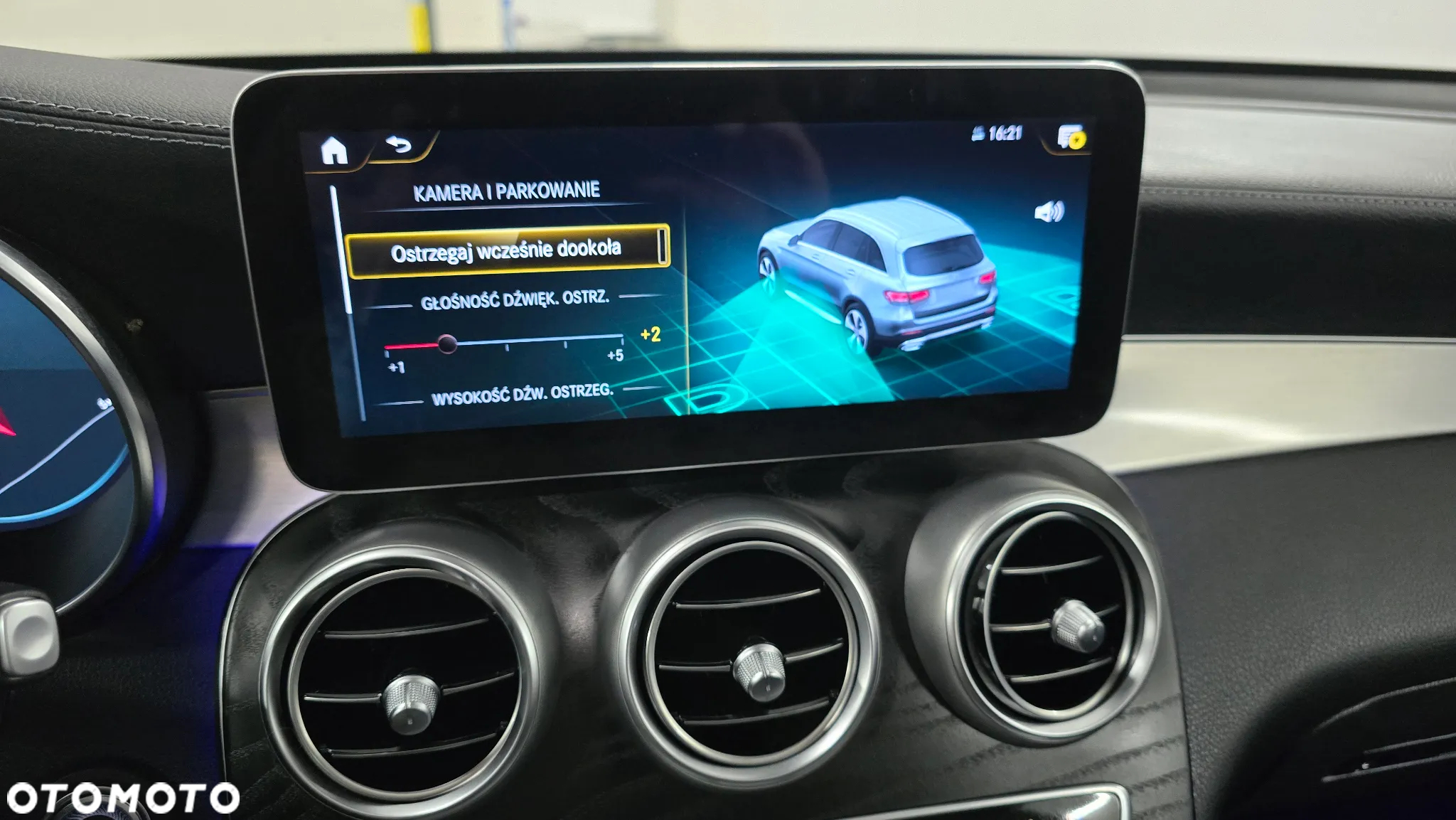 Mercedes-Benz GLC 300 de 4Matic 9G-TRONIC AMG Line Plus - 29