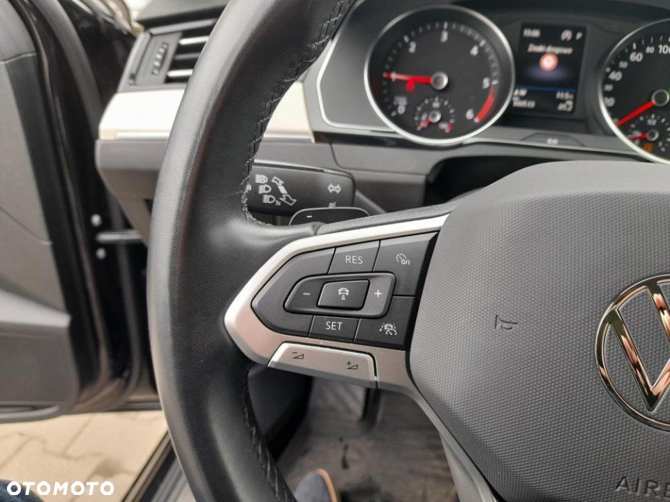 Volkswagen Passat - 21