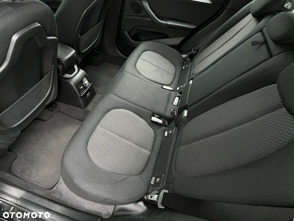 BMW X1 xDrive25e Advantage - 17