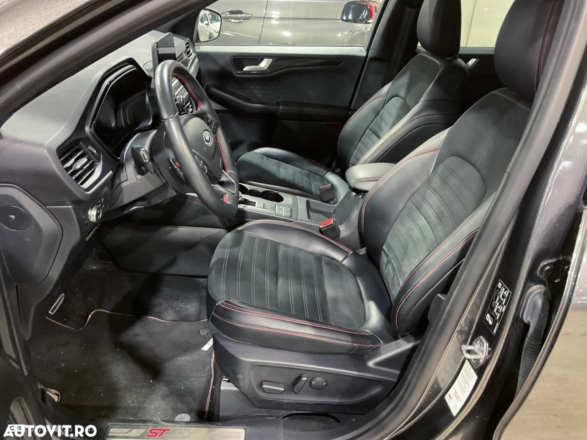 Ford Kuga 1.5 TDCi 2x4 Aut. ST-Line - 5