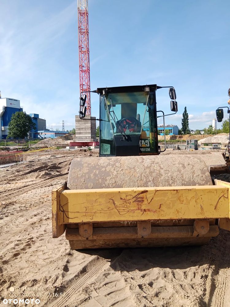 Caterpillar CS64B - 2