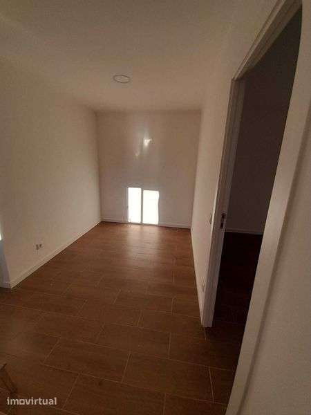 Apartamento de Moradia T1 Remodelada em Mafra-Gare - Grande imagem: 5/6