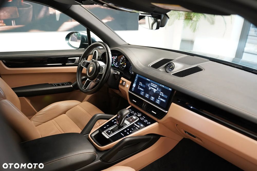 Porsche Cayenne - 24