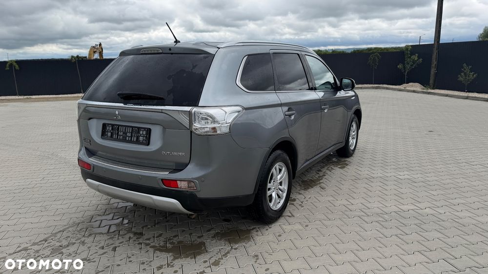 Mitsubishi Outlander 2.2 DI-D 4WD Plus - 5