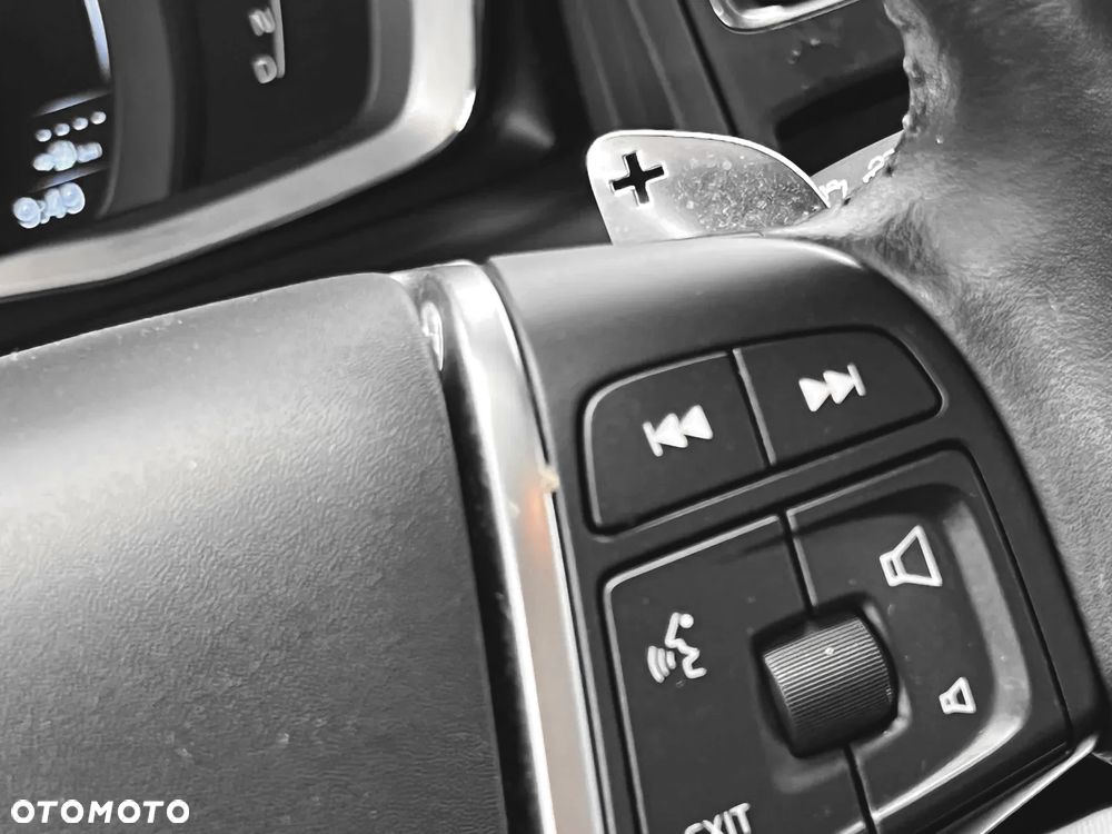 Volvo S60 Cross Country - 22