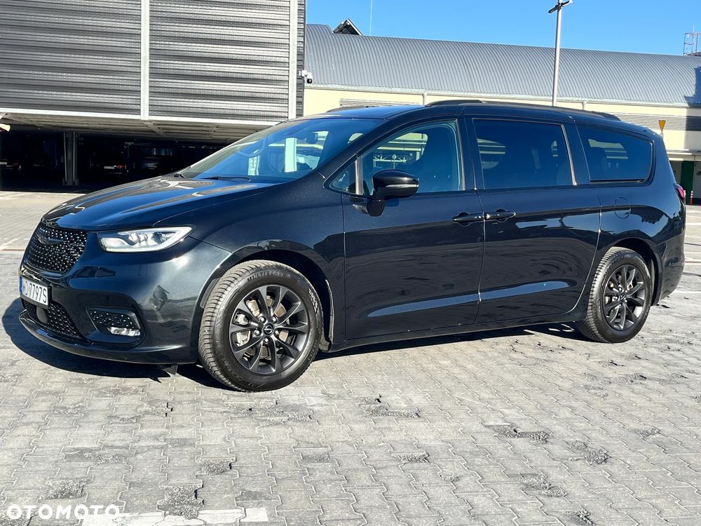 Chrysler Pacifica - 20