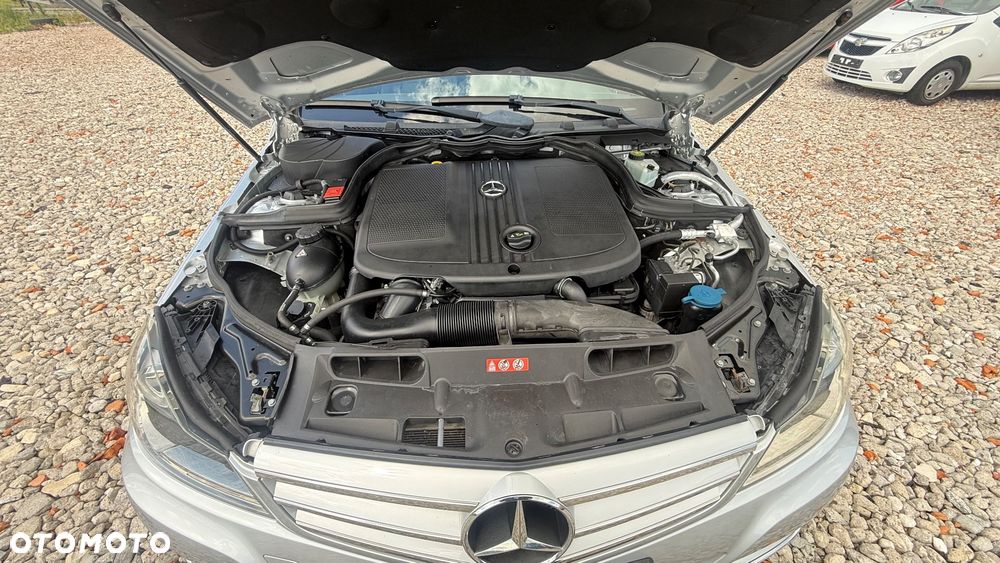 Mercedes-Benz Klasa C 220 CDI BlueEff Avantgarde - 26