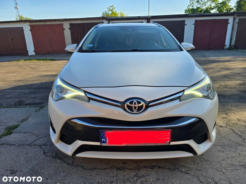 Toyota Avensis 2.0 D-4D Premium - 6