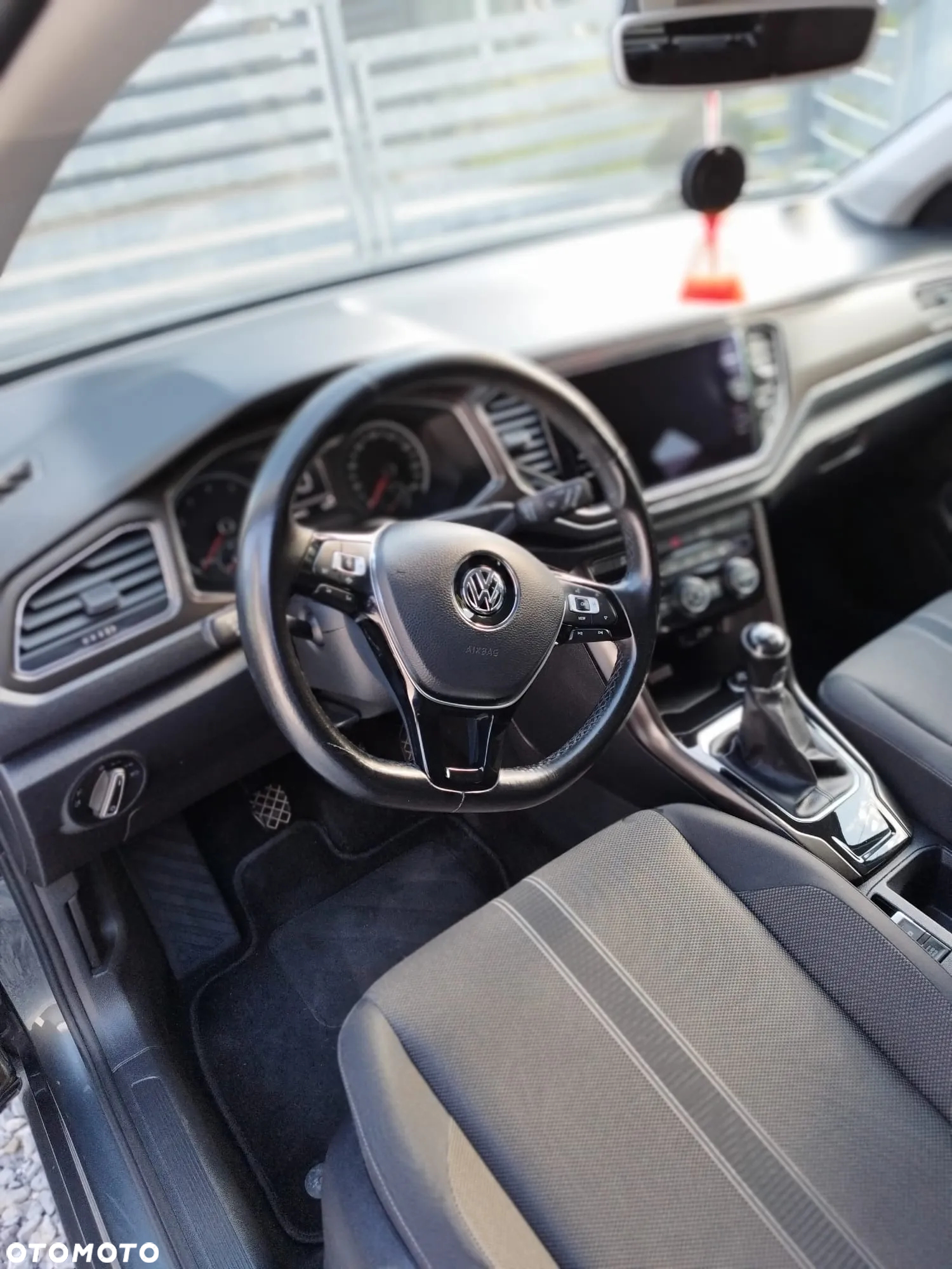 Volkswagen T-Roc - 7