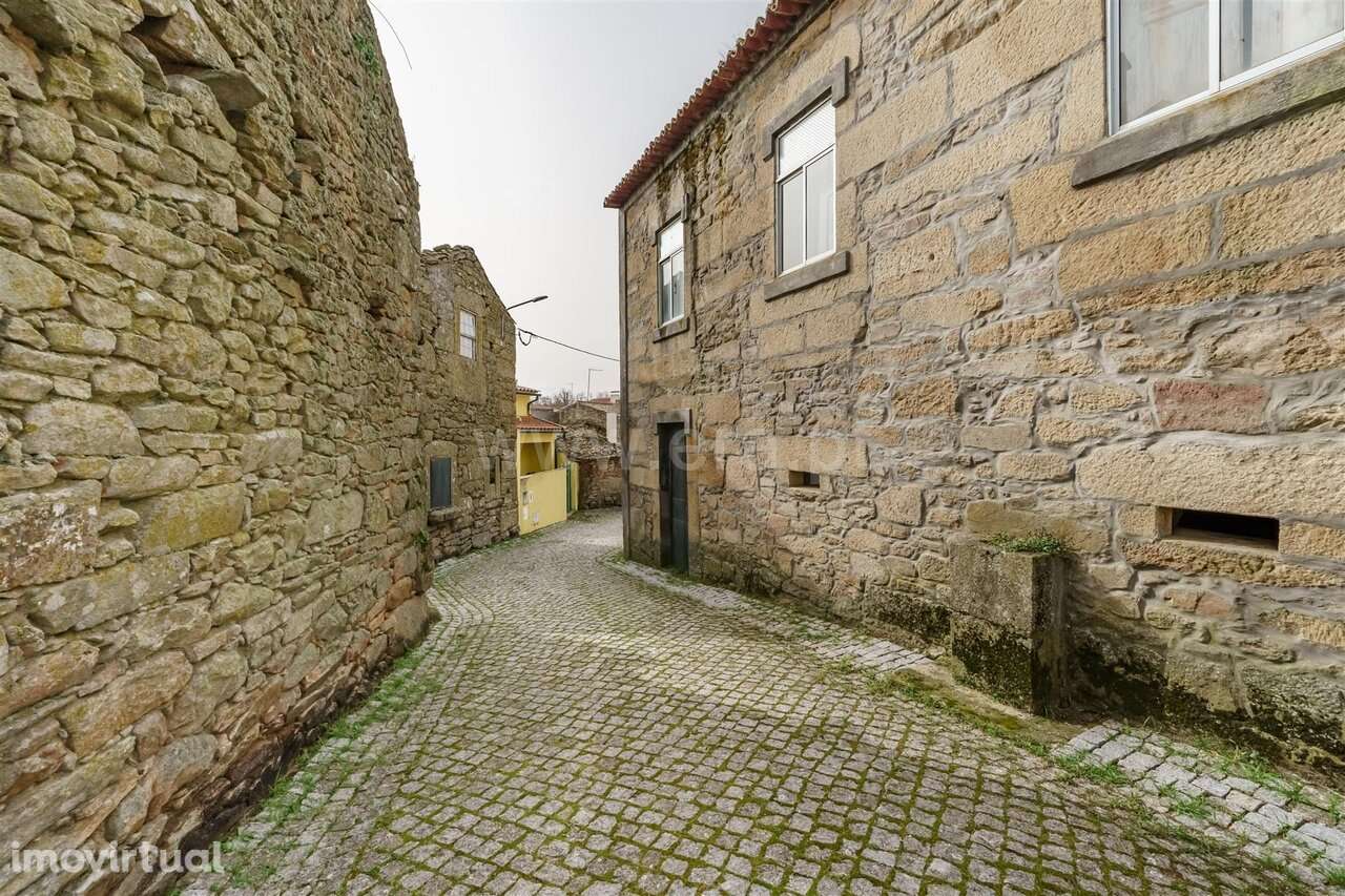 Moradia Rústica T4 / Almeida, Mesquitela - Grande imagem: 3/20