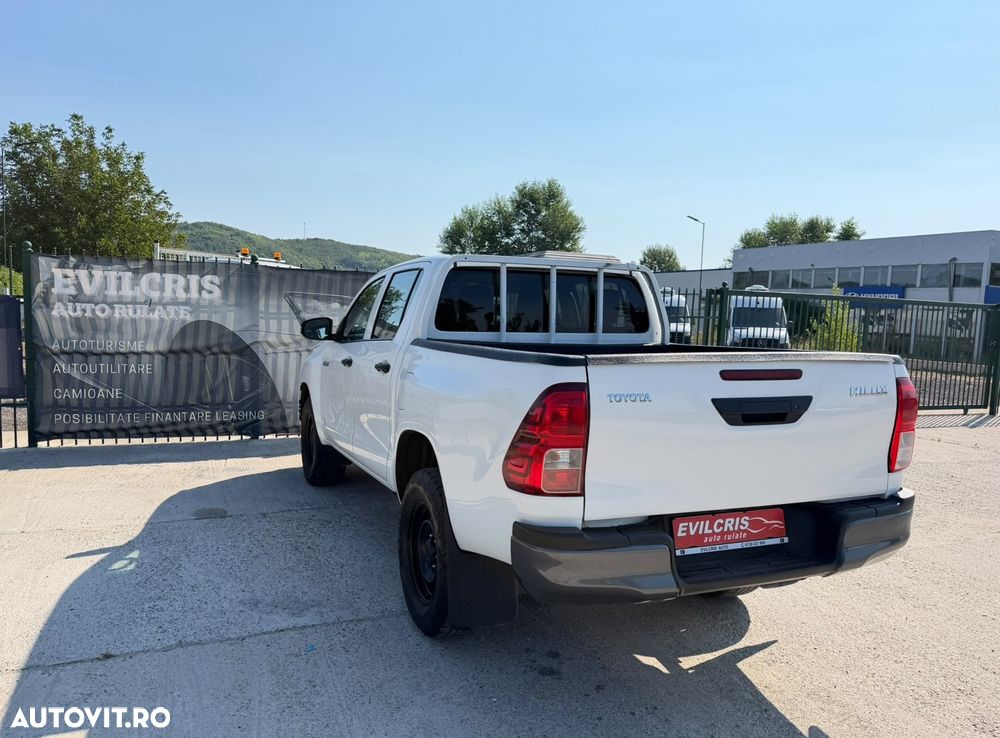 Toyota Hilux 2.4D 150CP 4x4 Double Cab 6MT Style - 23