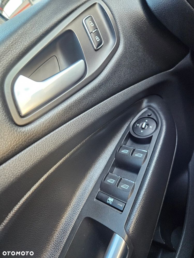 Ford Kuga - 21