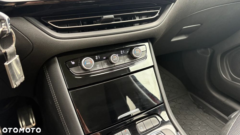 Opel Grandland 1.2 T Business Elegance S&S - 31