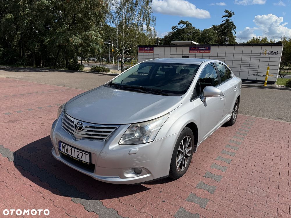 Toyota Avensis 1.6 Luna - 1