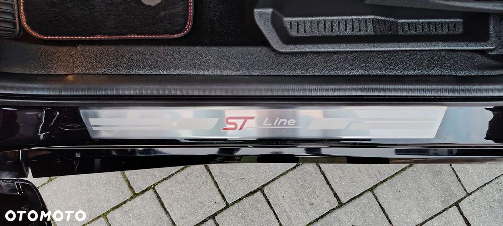 Ford Kuga 1.5 EcoBoost 2x4 ST-Line - 26