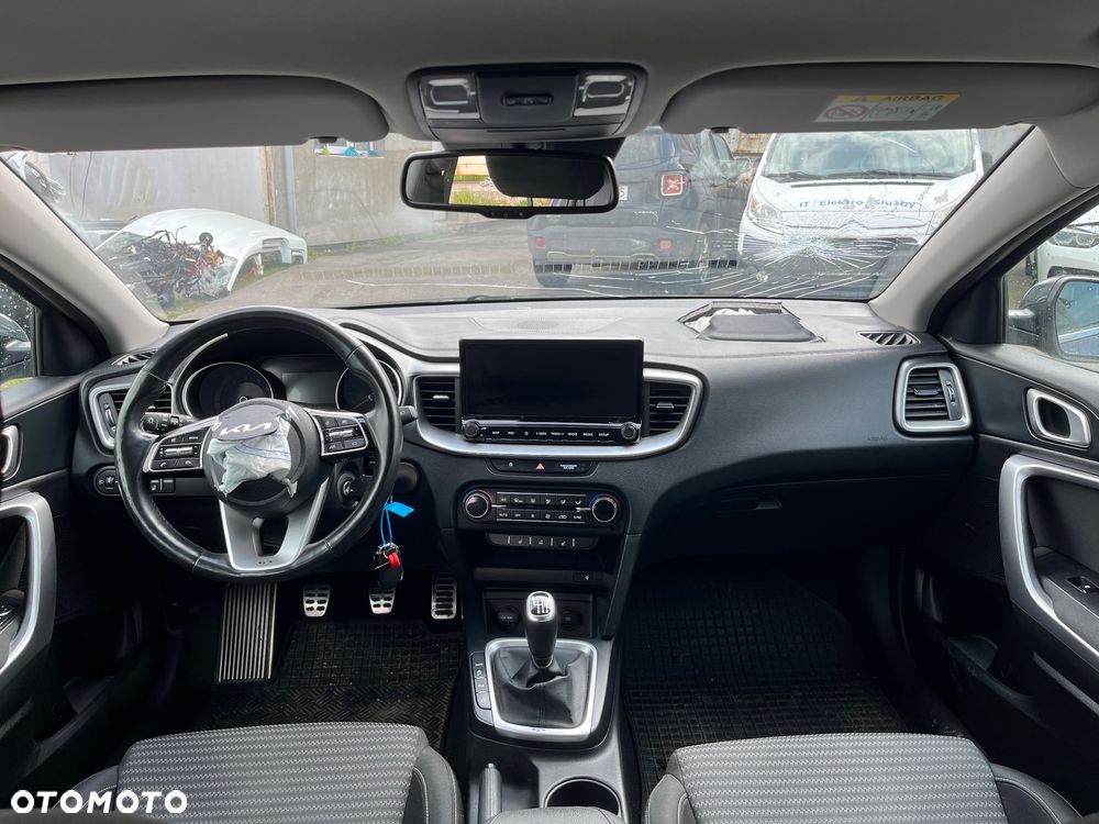 Kia Ceed 1.5 T-GDI OPF Vision - 12