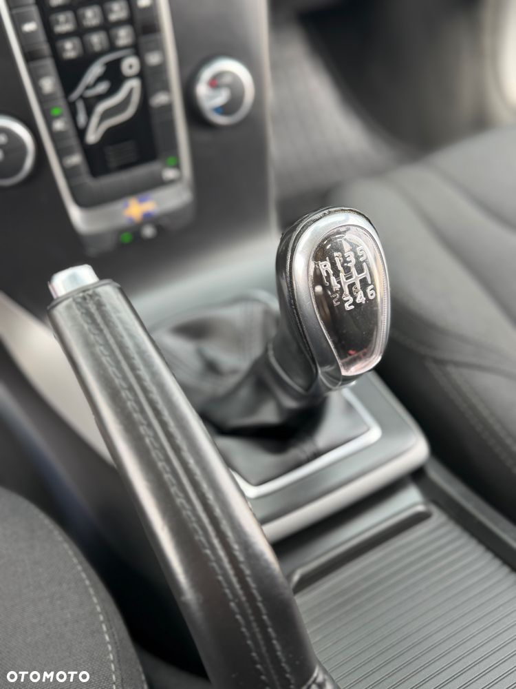 Volvo V40 T3 Momentum - 18