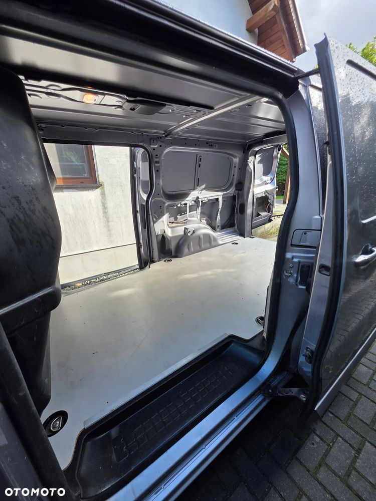 Opel Vivaro - 23