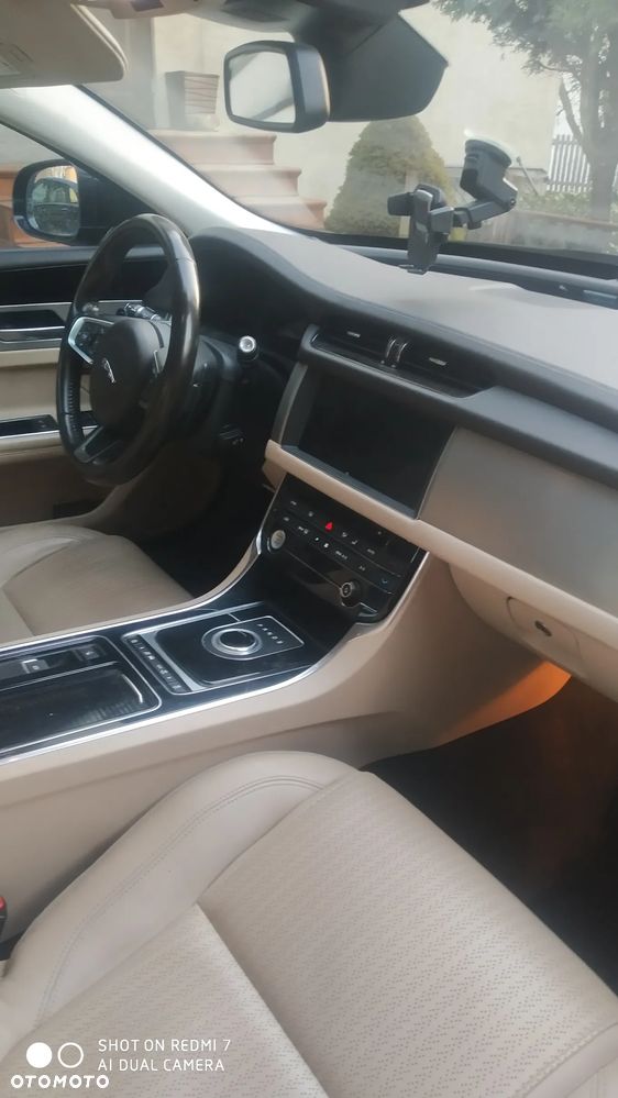 Jaguar XF - 25