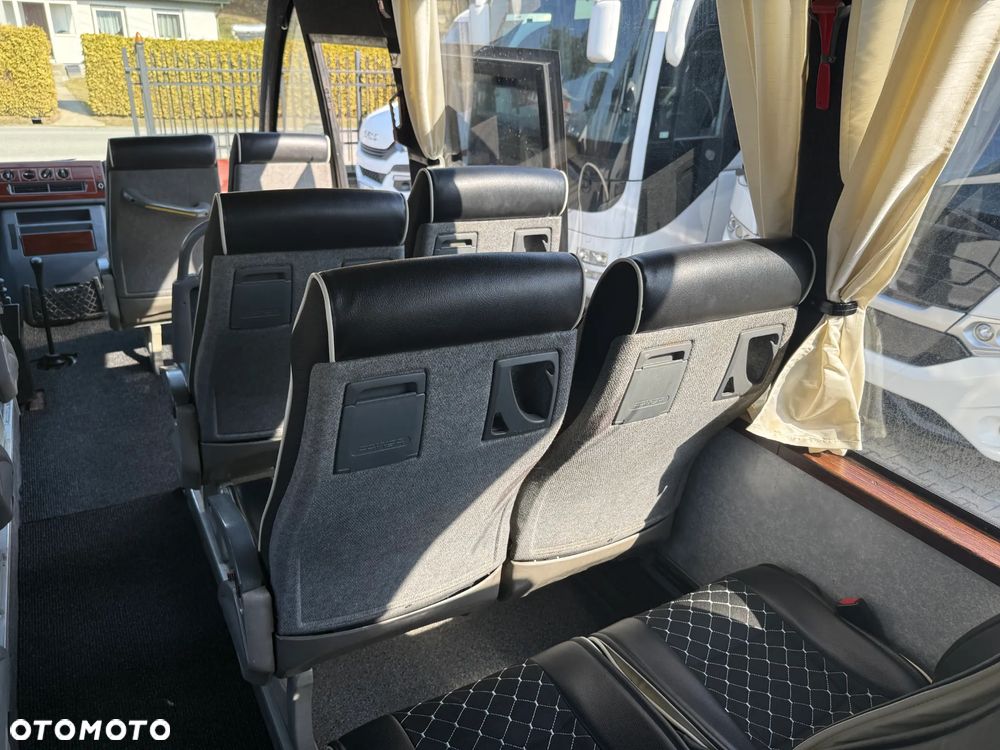 Mercedes-Benz 814D - 13